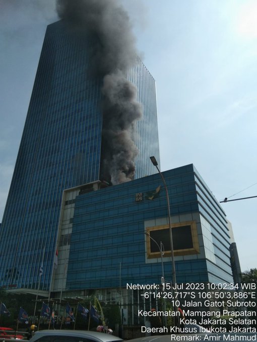 Kebakaran Dahsyat Landa Menara K-Link Gatot Subroto
