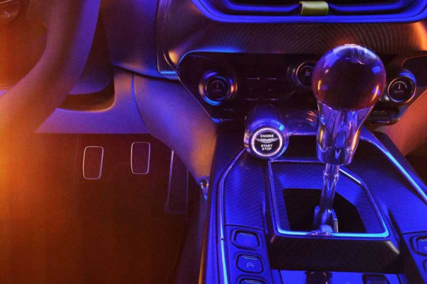 Hanya Diproduksi 110 Unit, Aston Martin Luncurkan Mobil Sport Manual Bermesin V12