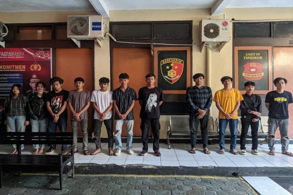 Bawa Senjata Tajam, 7 Anggota Geng Motor GBR dan XTC Ditangkap Polisi