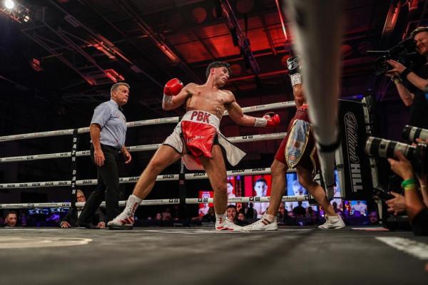 Usai Kadoi Gabriel Corzo Kekalahan Perdana, Josh Kelly Bidik Duel Besar
