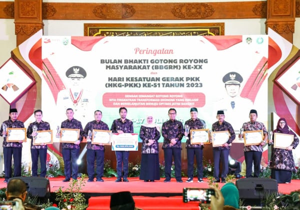 Gubernur Khofifah Ajak Kepala Daerah Tingkatkan Sinergi Guna Percepatan Penurunan Kemiskinan Ekstrim dan Stunting di Jatim