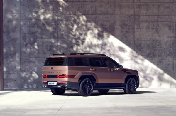 Mewah dan Berotot, Tampilan Hyundai Santa Fe Baru Mirip Land Rover