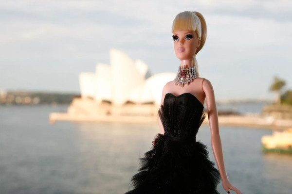 10 Fakta dan Sejarah Boneka Barbie, Terinspirasi Mainan Bongkar Pasang