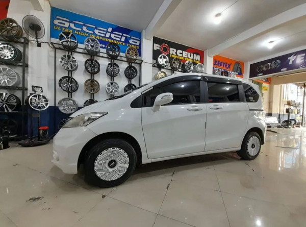 Dua Produk Baru HSR Wheel Bikin Mobil Makin Aerodinamis dan Keren