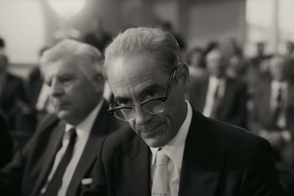 Review Film Oppenheimer: Bukan Tontonan untuk Semua Orang
