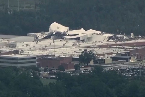 Pabrik Pfizer di North Carolina Hancur Lebur Dihantam Tornado
