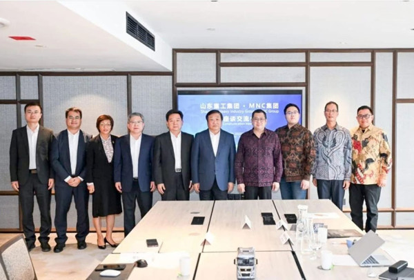 Hary Tanoe Berdiskusi dengan Chairman/CEO Weichai Group