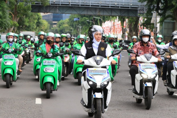 Gubernur Khofifah Terbitkan Kepgub Tarif Ojek Online dan Taksi Online Jatim