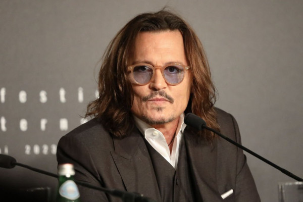 7 Artis Hollywood yang Bau Mulut, Napas Angelina Jolie Bikin Brad Pitt Mual