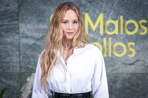 7 Artis Hollywood yang Bau Mulut, Napas Angelina Jolie Bikin Brad Pitt Mual