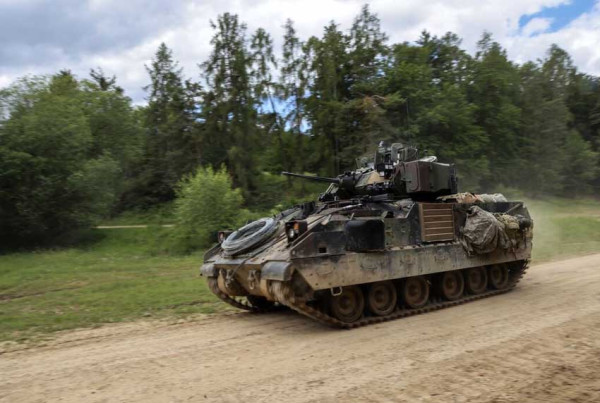 Bradley Terbaru dengan Sistem Perlindungan BUSK Tiba di Ukraina, Mampu Jinakkan Tank Rusia?