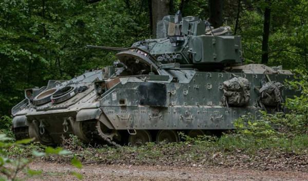 Bradley Terbaru dengan Sistem Perlindungan BUSK Tiba di Ukraina, Mampu Jinakkan Tank Rusia?