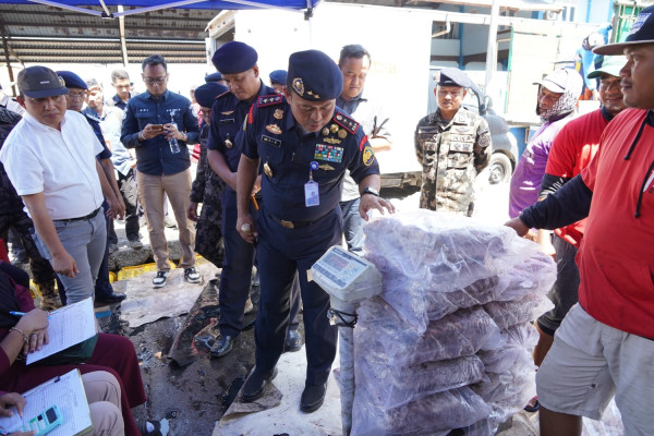 Kementerian Kelautan dan Perikanan Perketat Pengawasan Pendaratan Ikan di Pelabuhan Perikanan