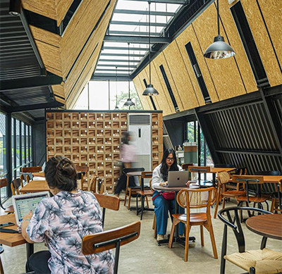 Kama Ruang, Tempat Nongkrong Baru yang Padukan Kuliner dan Hiburan