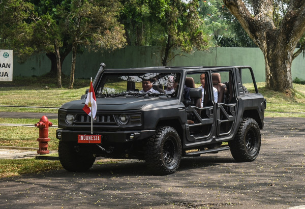 5 Fakta Generasi Terbaru Kendaraan Taktis Maung Pindad yang Dicoba Presiden Jokowi di Malang