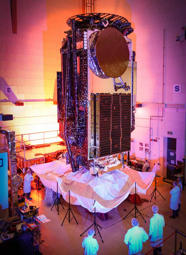 Roket Falcon Heavy Siap Luncurkan Satelit Komunikasi Komersial Terbesar Jupiter 3