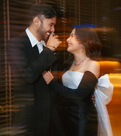Prilly Latuconsina Pamer Foto Mesra Bareng Refal Hady, Netizen Patah Hati