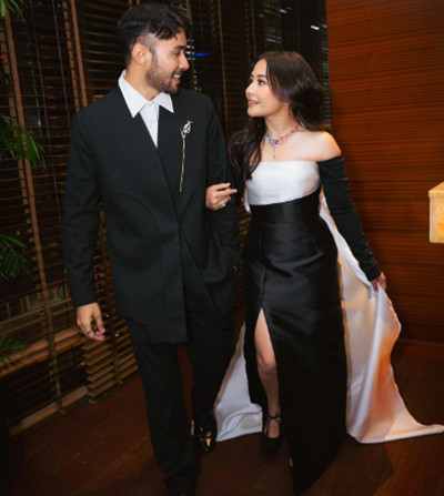 Prilly Latuconsina Pamer Foto Mesra Bareng Refal Hady, Netizen Patah Hati