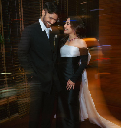 Prilly Latuconsina Pamer Foto Mesra Bareng Refal Hady, Netizen Patah Hati