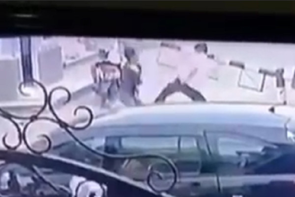 Ngeri! Satpam Perumahan di Palembang Diserang Orang Tak Dikenal hingga Bersimbah Darah