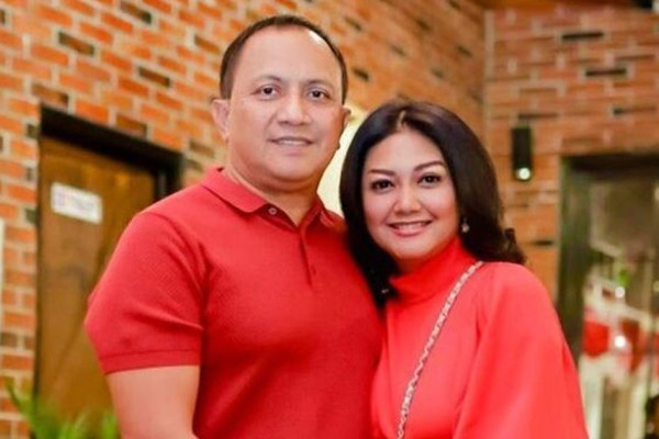 5 Artis Lawas yang Menikah dengan Pejabat, Nomor 3 Usianya Terpaut 25 Tahun