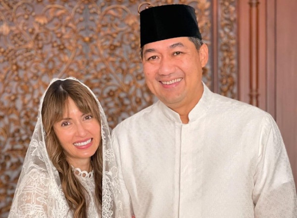 5 Artis Lawas yang Menikah dengan Pejabat, Nomor 3 Usianya Terpaut 25 Tahun