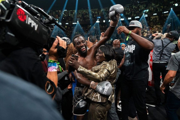 Eminem Antar Terence Crawford Juara Dunia Tak Terbantahkan 2 Divisi: Ini Terlalu Gila!