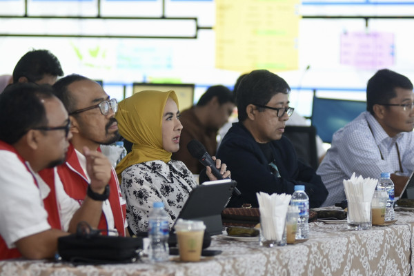 Dirut Pertamina Pantau Penyaluran LPG dari Command Center