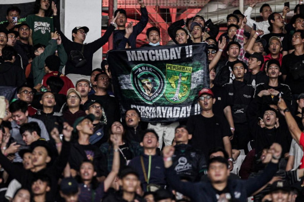 Bonek Dampingi Persebaya Berlaga di SUGBK, Aji Santoso Minta Komdis Lebih Bijak