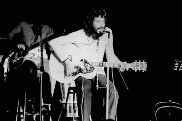 Kisah Perjalanan Rohani Cat Stevens: Satu Orang, Dua Nyawa