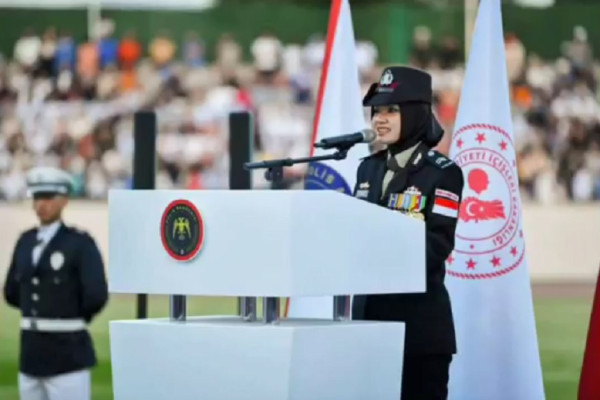 Lulus Terbaik dari Akpol Turki, Polwan Cantik asal Pasuruan Disalami Presiden Erdogan