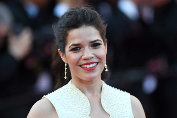 10 Artis Hollywood yang Namanya Berdasarkan Kota dan Negara