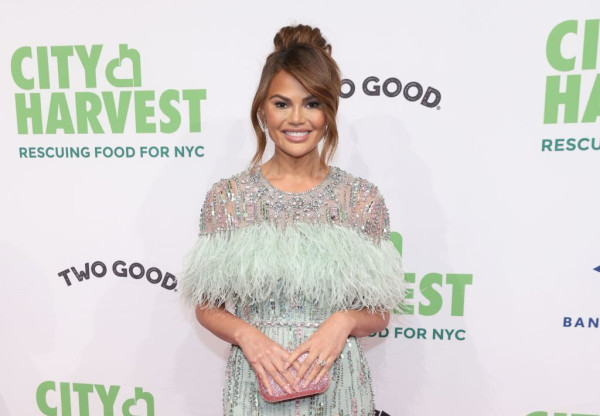 7 Artis Hollywood Ini Akui Pernah Operasi Plastik, Victoria Beckham Lakukan Pembesaran Payudara