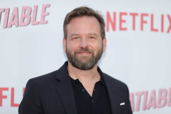 10 Artis Hollywood yang Namanya Berdasarkan Kota dan Negara