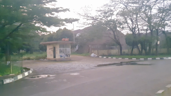 Horor! Penampakan Kompleks Perumahan Mewah Terbengkalai di Kawasan Industri Pulogadung