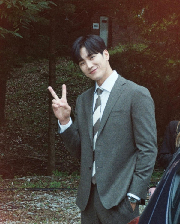5 Potret Tampan Ahn Bo Hyun yang Bikin Jisoo BLACKPINK Klepek-klepek