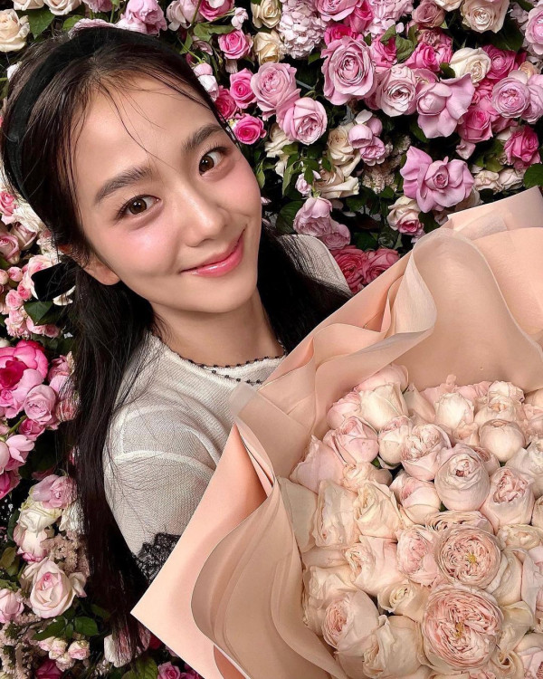 5 Pesona Jisoo BLACKPINK yang Bikin Ahn Bo Hyun Jatuh Cinta