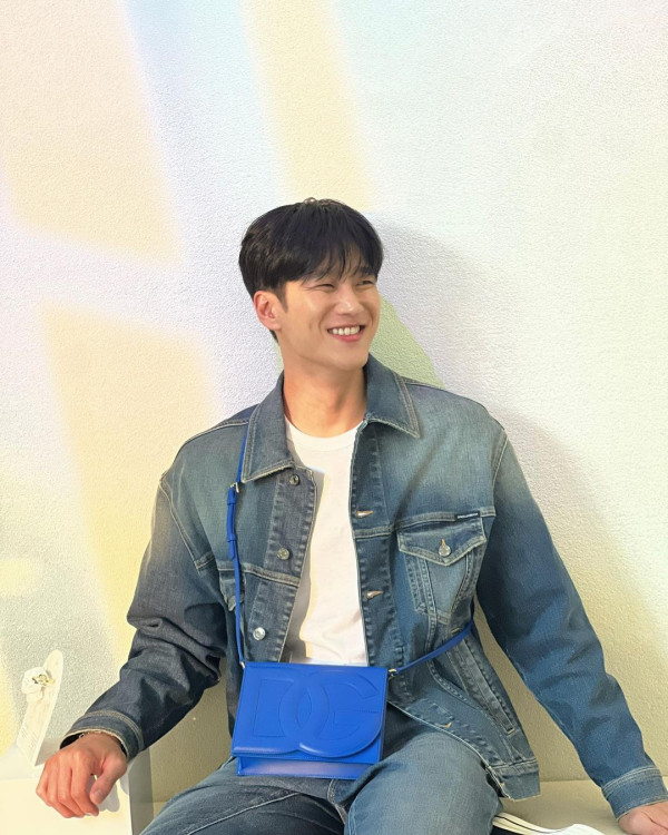 5 Potret Tampan Ahn Bo Hyun yang Bikin Jisoo BLACKPINK Klepek-klepek