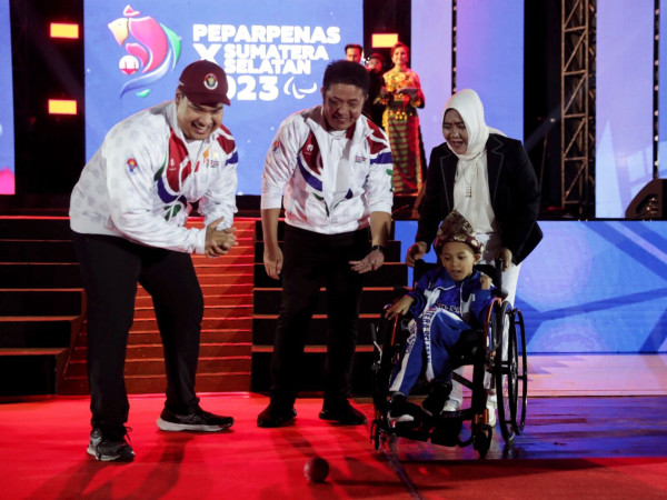 Pecahkan Banyak Rekor, Menpora Dito Puji Motivasi Atlet di Peparpenas X/2023