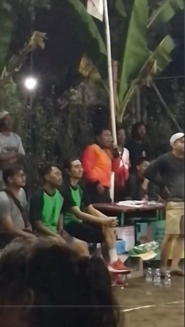 Viral Video Duta Sheila On 7 Main Voli Bareng Tetangga, Sikapnya Dipuji Merakyat