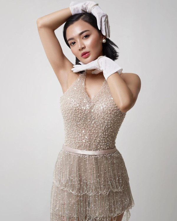 Potret Wika Salim Pamer Kulit Glowing, Menggoda dengan Mini Dress