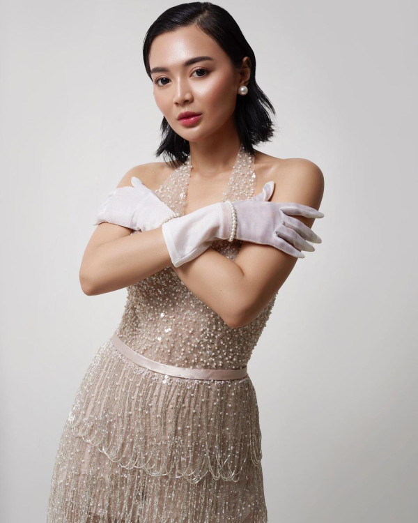 Potret Wika Salim Pamer Kulit Glowing, Menggoda dengan Mini Dress