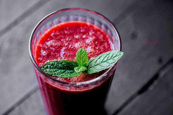 Kamu Jerawatan? Coba 4 Jus Campuran Ini untuk Meredakannya