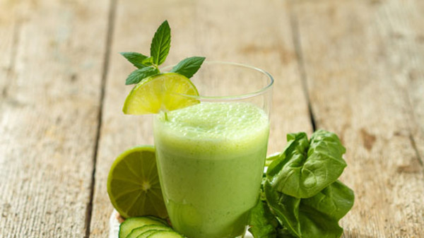 Kamu Jerawatan? Coba 4 Jus Campuran Ini untuk Meredakannya