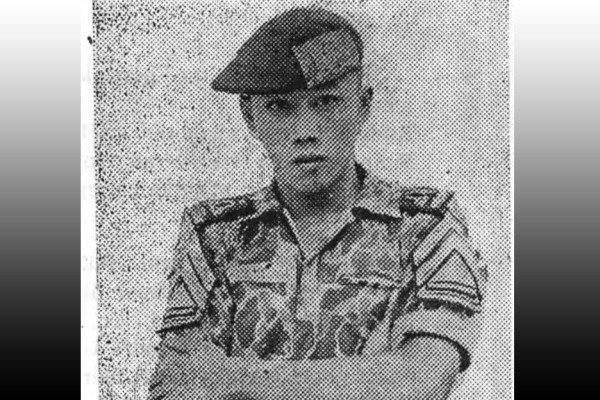 Cinta Jenderal Kopassus Ini Tertambat di Atas Vespa Biru