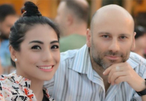 9 Artis Indonesia yang Pindah ke Luar Negeri setelah Menikah, Nomor 7 Sudah 15 Tahun di Inggris