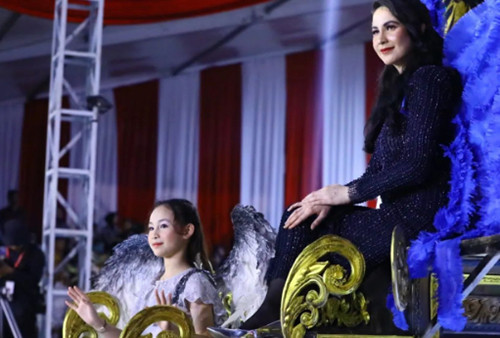 5 Foto Arumi Bachsin saat Tampil di Jember Fashion Carnaval, Cantik dan Berkelas