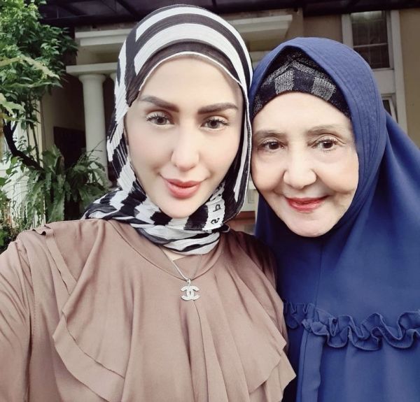 5 Artis Lawas Indonesia dengan Bayaran Termahal, Jenny Rachman Paling Fantastis