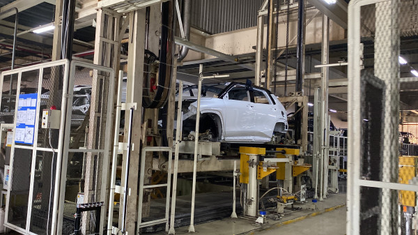 Melihat Langsung Produksi Toyota Yaris Cross di Pabriknya, Satu Tahapan Cuma Butuh 99 Detik