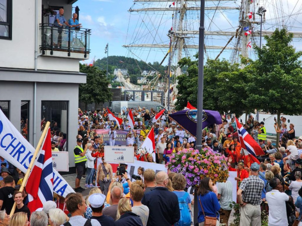 Selamat! Satgas Kartika Jala Krida Borong 4 Trofi di Tall Ship Race 2023
